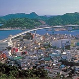 散策｜天草諸島 天草市牛深（熊本県） 陽気な唄が歌い継がれ、漁業で栄える海の街