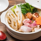郷土料理：きりたんぽ鍋 主食、主菜、汁物を兼ねる万能食(秋田県)